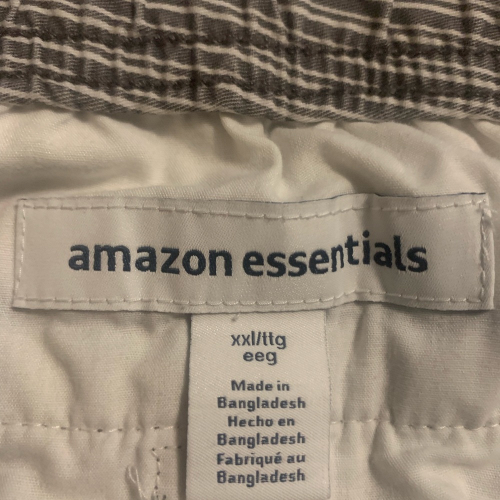 Men’s Amazon Essentials 2XL Black Striped Shorts - Picture 2 of 3